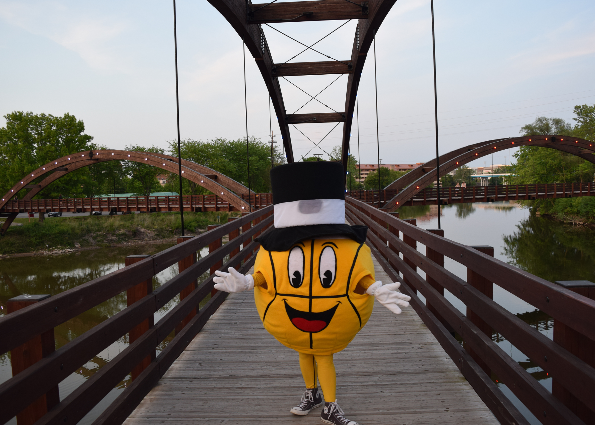 Macker Man Tridge Basketball costume on Tridge.